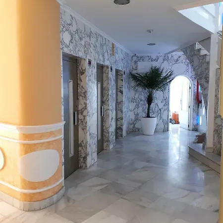 Sunny Holidays In Apartmán Benidorm